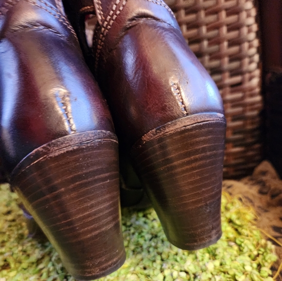 SIREN Mark Nason Chocolate Brown Ankle Cutouts 3"  Leather Luxury Heels Boots 8 - Picture 10 of 15